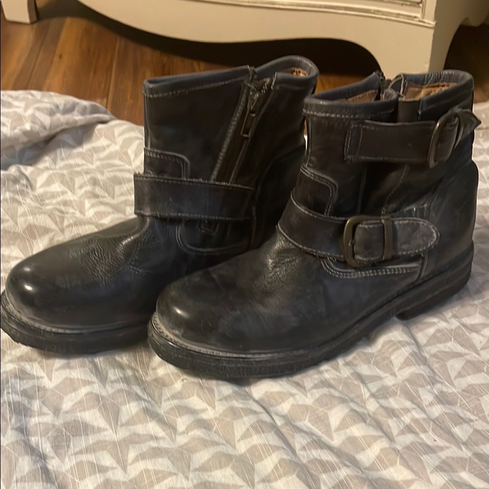 Bed Stu Women’s chunky distressed genuine leather motorcycle boot Black EUC